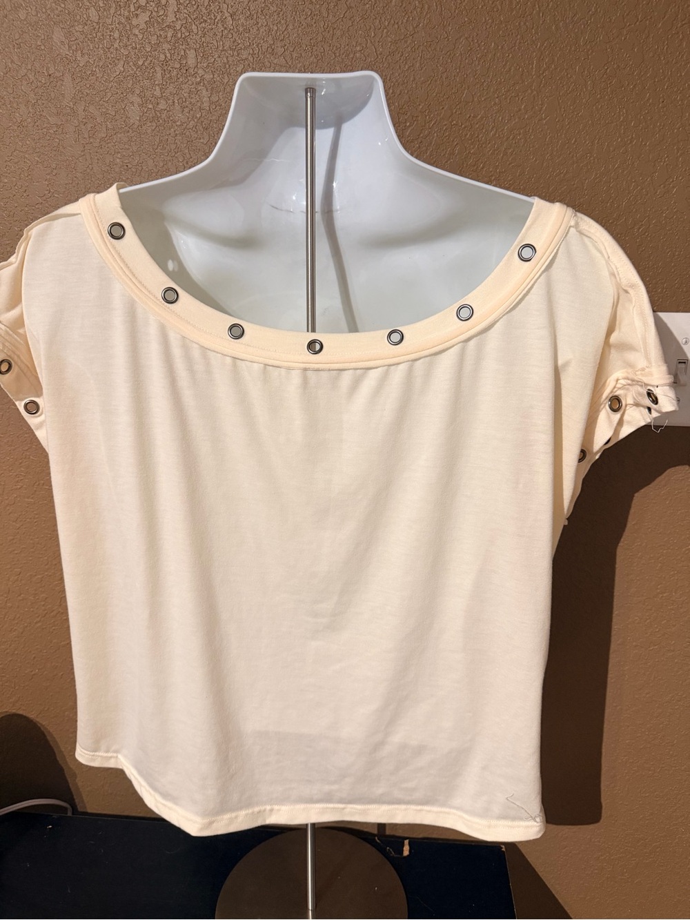 LovLov Cream Short Sleeve off shoulder Tee with Metal Eyelet Trim